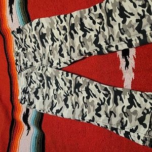 Black and white camo capris